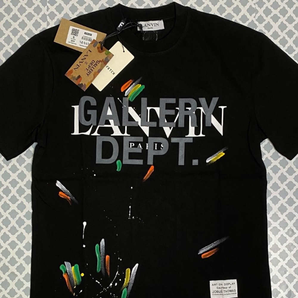 Sold🎉🎉🎉Authentic Gallery Department Mens Tshirt Size Small